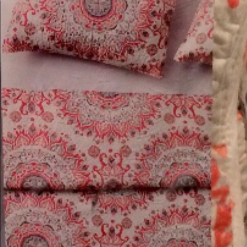 Quilt Set, Full/Queen - Picture 4 of 4